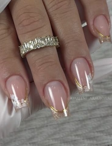 Francesinha com detalhe dourado